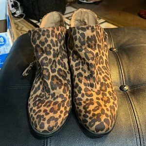 SO Angelfish Women’s Leopard Cheetah Ankle Boots Booties Size 9
